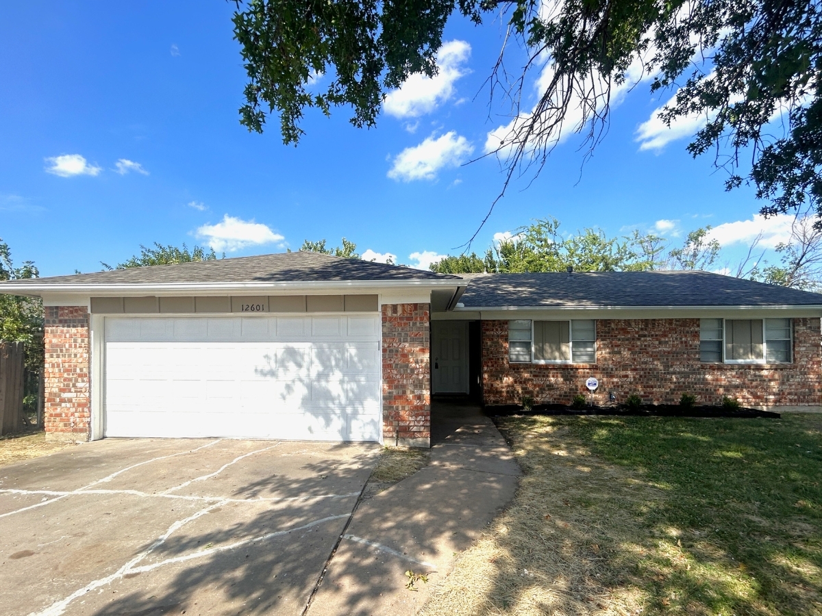 Featured image of house at Discover this beautifully renovated property in Tulsa—a market with robust job growth, a low cost of living, and a promising outlook for long-term investment. This area’s steady expansion is fueled by key industries, including energy, healthcare, and aerospace, providing a stable economic foundation.
Don’t miss out on adding this Tulsa gem to your portfolio. Schedule a call to learn more about this investment opportunity today!