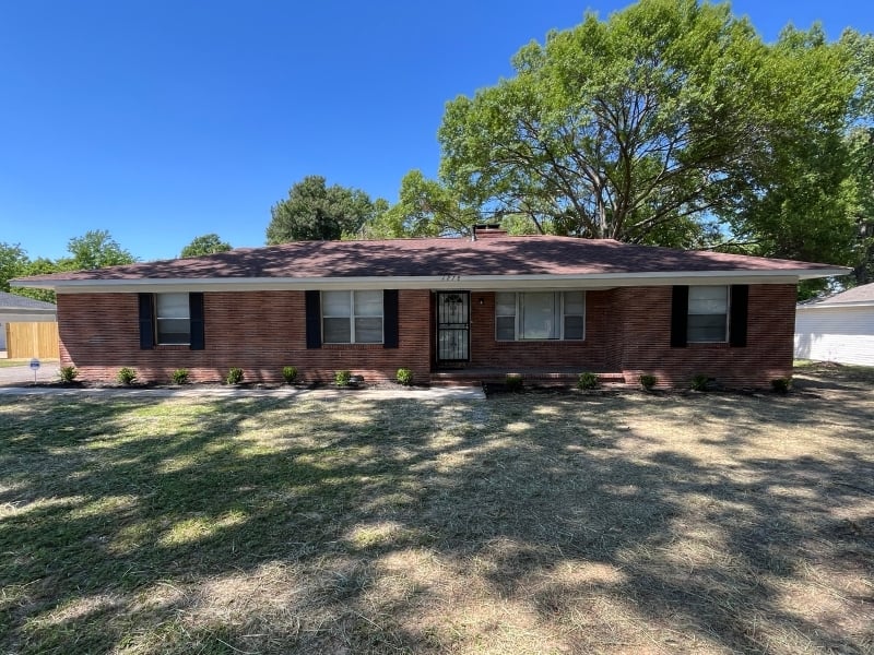 Featured image of house at This newly renovated Memphis property is a perfect addition to any growing portfolio. With home prices appreciating at a steady rate in this market, we’re seeing an area that is growing, steady, and most importantly, sustainable. Schedule a call to learn more about this property today.