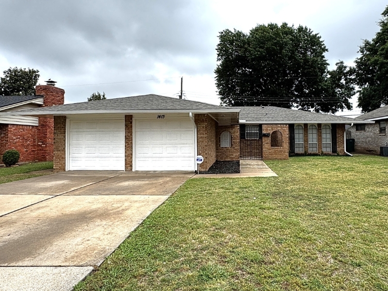 Featured image of house at Check out this newly renovated property in Oklahoma City. Though this market has enormous strength in gas and energy, its diversification and access to government and military employment has created an environment of stable, thriving employment opportunities. For passive real estate investors, the chance to invest in a market that is growing and well-secured by its job market and diverse economic base—as well as its affordability—is too good to pass on. Schedule a call to learn more about this property today.