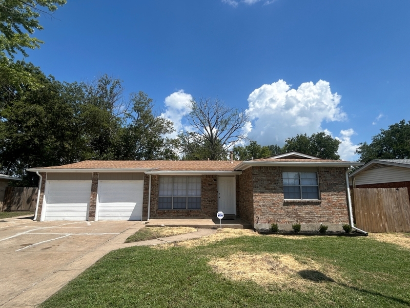 Discover this beautifully renovated property in Tulsa—a market with robust job growth, a low cost of living, and a promising outlook for long-term investment. This area’s steady expansion is fueled by key industries, including energy, healthcare, and aerospace, providing a stable economic foundation.
Don’t miss out on adding this Tulsa gem to your portfolio. Schedule a call to learn more about this investment opportunity today!