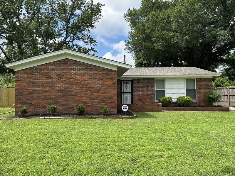 Featured image of house at This newly renovated Memphis property is a perfect addition to any growing portfolio. With home prices appreciating at a steady rate in this market, we’re seeing an area that is growing, steady, and most importantly, sustainable. Schedule a call to learn more about this property today.