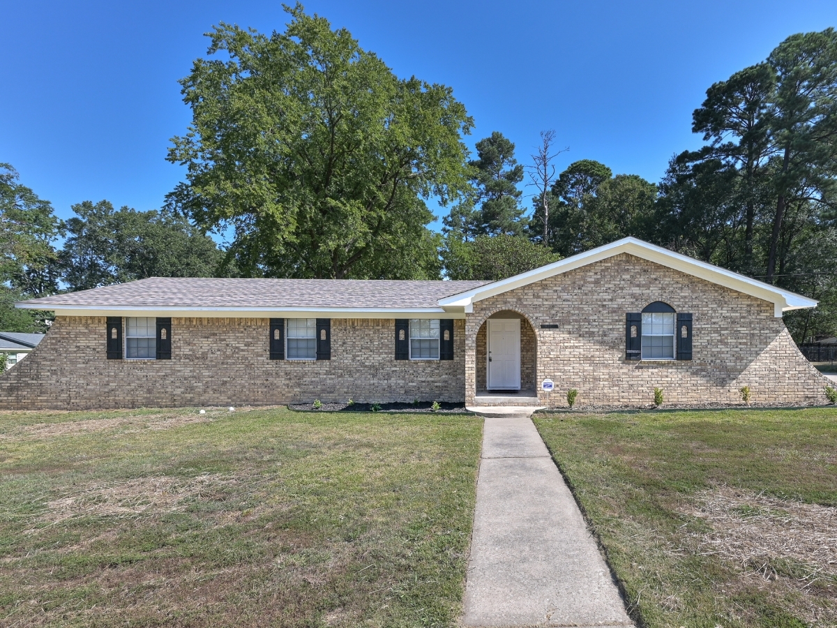 Featured image of house at Check out this newly renovated property in Little Rock/Jacksonville. The Little Rock real estate market benefits turnkey investors by several key indicators. Through insightful leadership, the Little Rock economy has flourished and expanded. Overall market stability is increased with access to local, state, and federal government jobs.
Schedule a call to learn more about this property today.