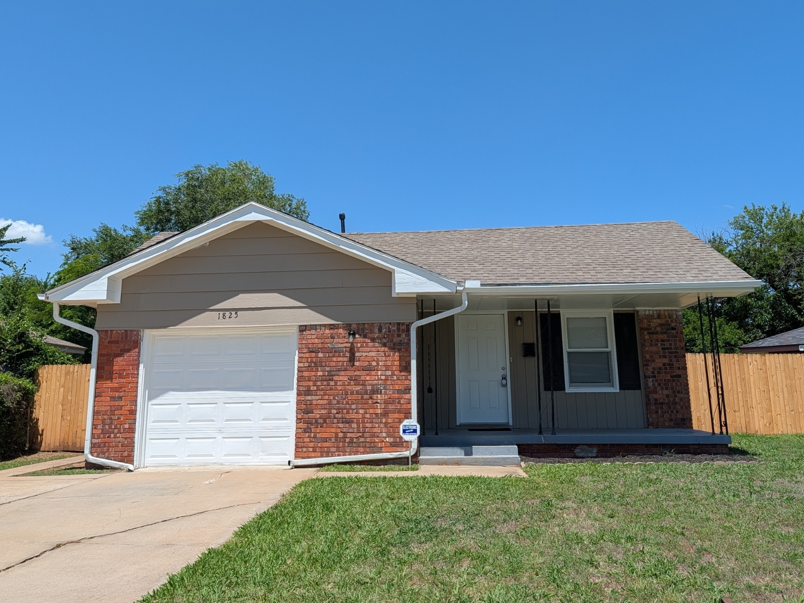 Featured image of house at Check out this newly renovated property in Oklahoma City. Though this market has enormous strength in gas and energy, its diversification and access to government and military employment has created an environment of stable, thriving employment opportunities. For passive real estate investors, the chance to invest in a market that is growing and well-secured by its job market and diverse economic base—as well as its affordability—is too good to pass on. Schedule a call to learn more about this property today.