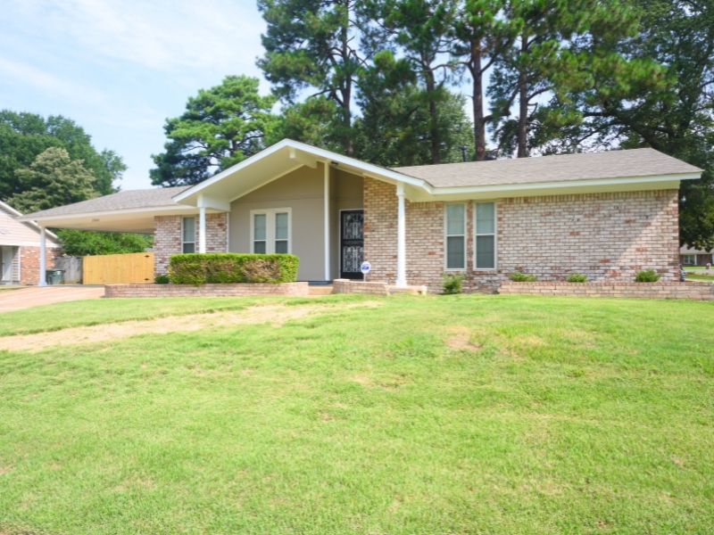 Featured image of house at This newly renovated Memphis property is a perfect addition to any growing portfolio. With home prices appreciating at a steady rate in this market, we’re seeing an area that is growing, steady, and most importantly, sustainable. Schedule a call to learn more about this property today.