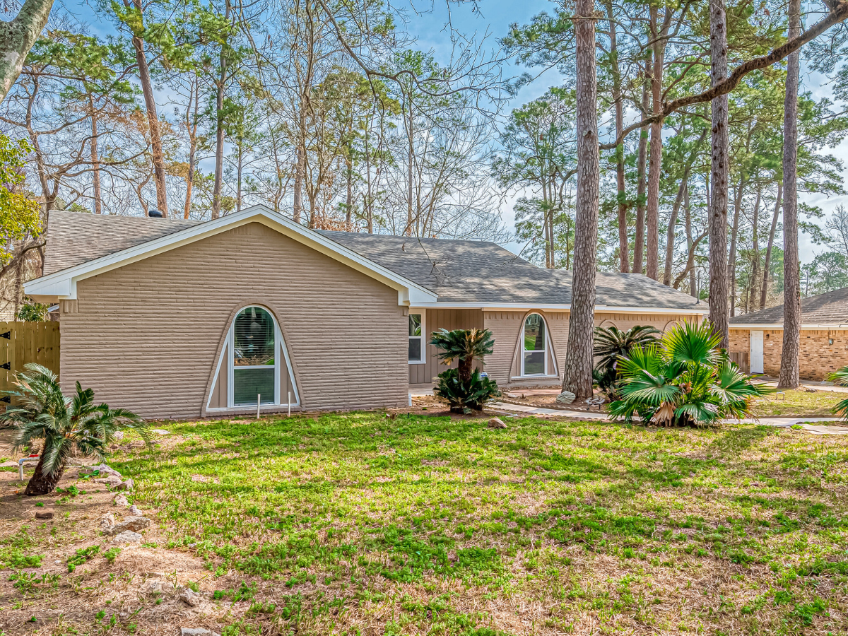 Featured image of house at Check out this newly renovated property in Houston. The job and industry diversification we’ve seen in Houston largely stems from consistent population growth. The facts are clear: people want to live and work in here!Schedule a call to learn more about this property today.