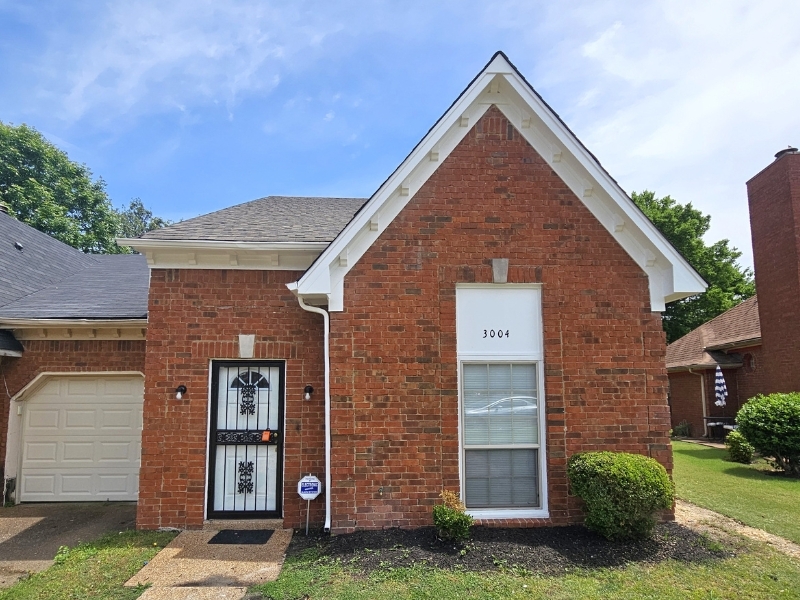 Featured image of house at This newly renovated Memphis property is a perfect addition to any growing portfolio. With home prices appreciating at a steady rate in this market, we’re seeing an area that is growing, steady, and most importantly, sustainable. Schedule a call to learn more about this property today.