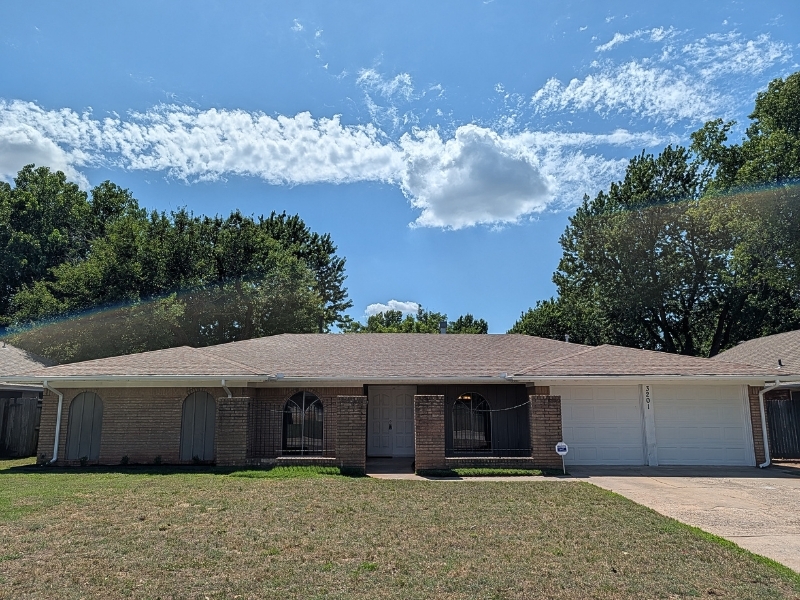 Featured image of house at Check out this newly renovated property in Oklahoma City. Though this market has enormous strength in gas and energy, its diversification and access to government and military employment has created an environment of stable, thriving employment opportunities. For passive real estate investors, the chance to invest in a market that is growing and well-secured by its job market and diverse economic base—as well as its affordability—is too good to pass on. Schedule a call to learn more about this property today.