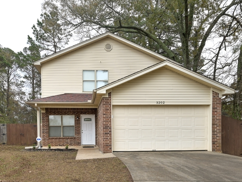 Featured image of house at Check out this newly renovated property in Little Rock/Jacksonville. The Little Rock real estate market benefits turnkey investors by several key indicators. Through insightful leadership, the Little Rock economy has flourished and expanded. Overall market stability is increased with access to local, state, and federal government jobs. Schedule a call to learn more about this property today.
