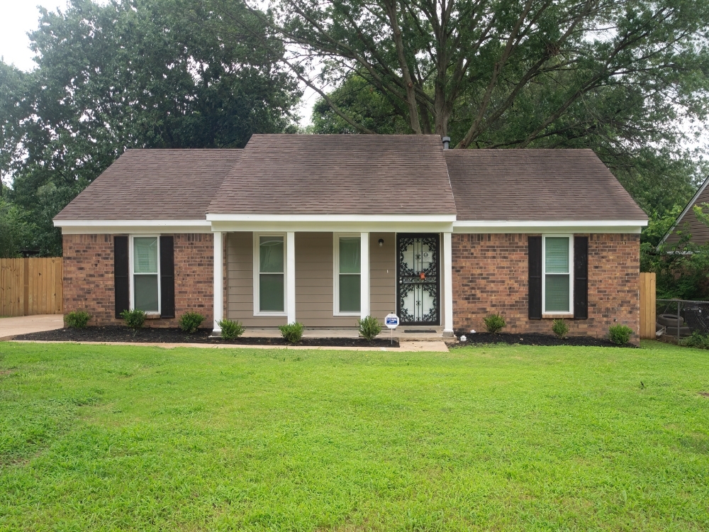 Featured image of house at This newly renovated Memphis property is a perfect addition to any growing portfolio. With home prices appreciating at a steady rate in this market, we’re seeing an area that is growing, steady, and most importantly, sustainable. Schedule a call to learn more about this property today.