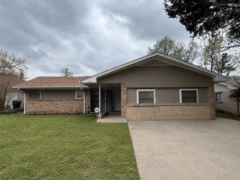 Featured image of house at Check out this newly renovated property in Oklahoma City. Though this market has enormous strength in gas and energy, its diversification and access to government and military employment has created an environment of stable, thriving employment opportunities. For passive real estate investors, the chance to invest in a market that is growing and well-secured by its job market and diverse economic base—as well as its affordability—is too good to pass on. Schedule a call to learn more about this property today.