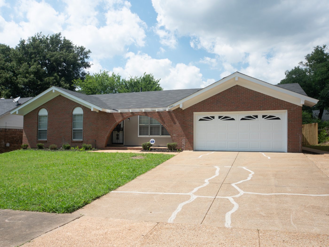 Featured image of house at This newly renovated Memphis property is a perfect addition to any growing portfolio. With home prices appreciating at a steady rate in this market, we’re seeing an area that is growing, steady, and most importantly, sustainable.

Schedule a call to learn more about this property today.