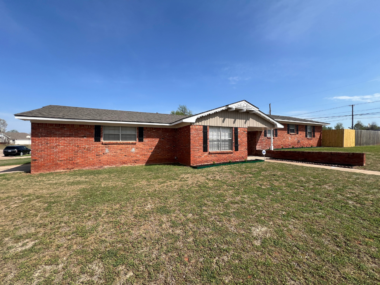 Featured image of house at Check out this newly renovated property in Oklahoma City. Though this market has enormous strength in gas and energy, its diversification and access to government and military employment has created an environment of stable, thriving employment opportunities. For passive real estate investors, the chance to invest in a market that is growing and well-secured by its job market and diverse economic base—as well as its affordability—is too good to pass on. Schedule a call to learn more about this property today.