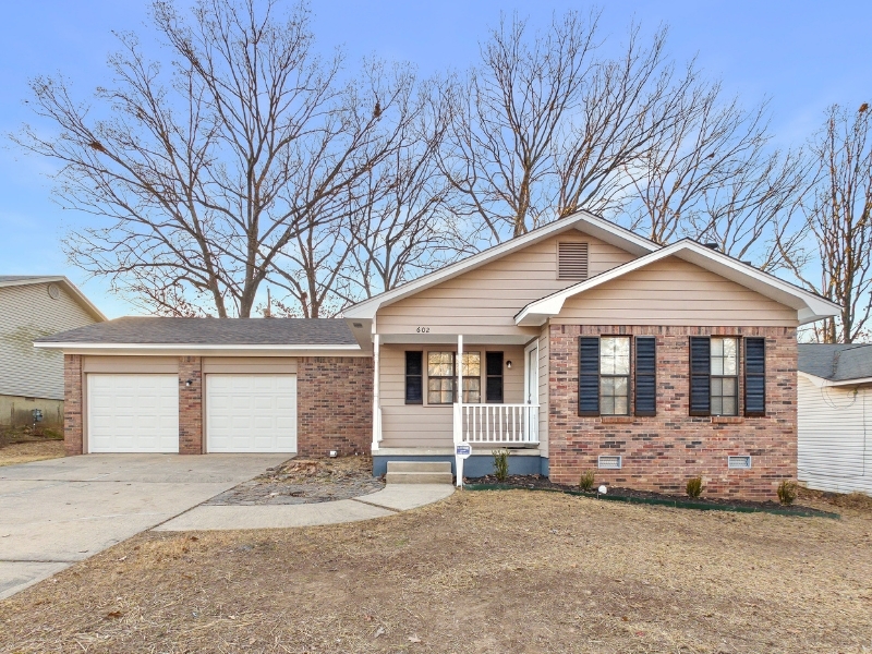Featured image of house at Check out this newly renovated property in Little Rock/Jacksonville. The Little Rock real estate market benefits turnkey investors by several key indicators. Through insightful leadership, the Little Rock economy has flourished and expanded. Overall market stability is increased with access to local, state, and federal government jobs. Schedule a call to learn more about this property today.