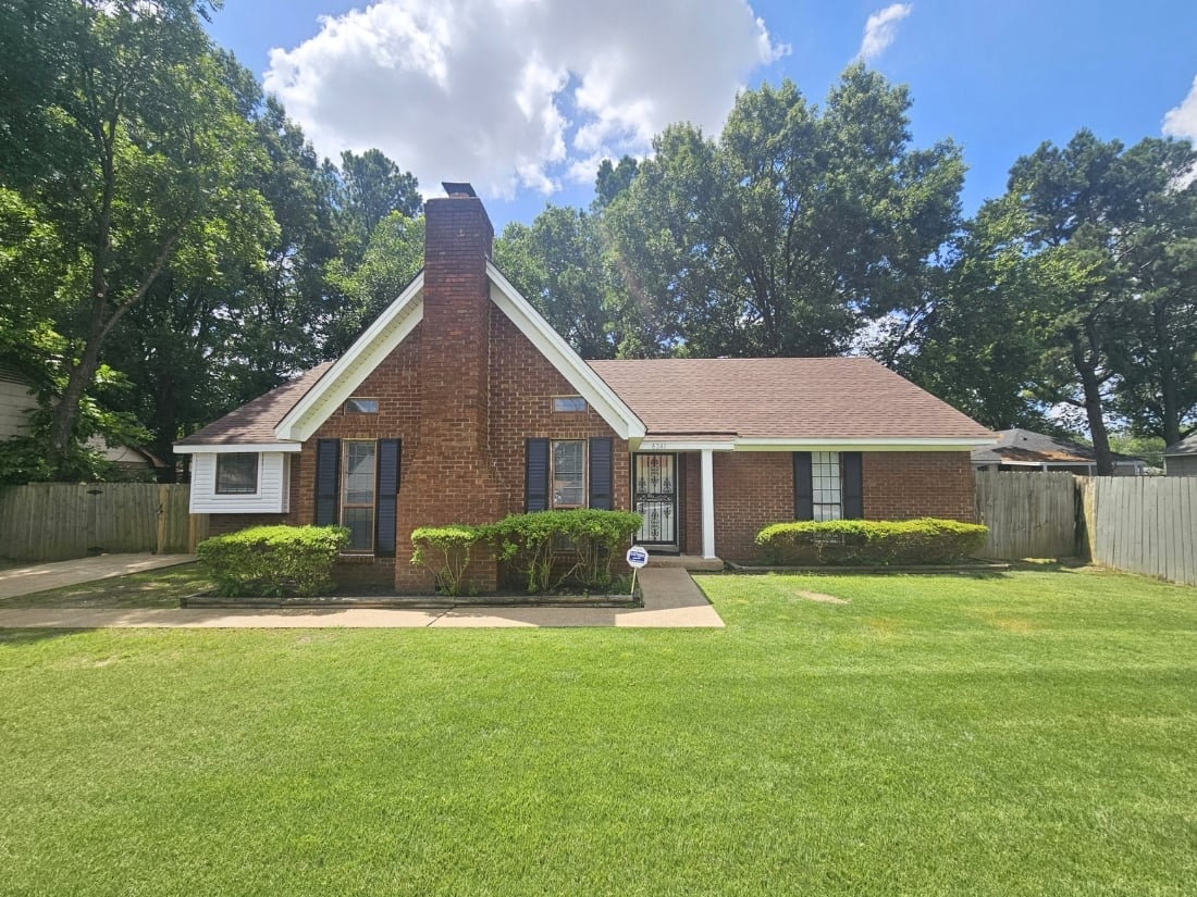 Featured image of house at This newly renovated Memphis property is a perfect addition to any growing portfolio. With home prices appreciating at a steady rate in this market, we’re seeing an area that is growing, steady, and most importantly, sustainable.
Schedule a call to learn more about this property today.