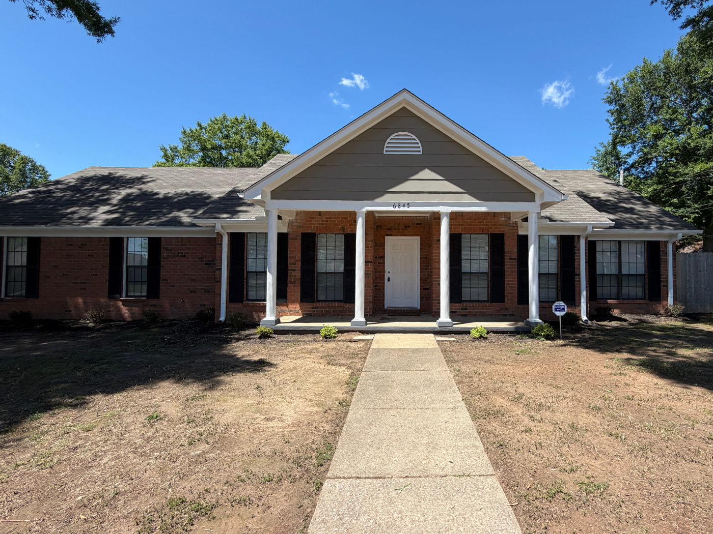 Featured image of house at This newly renovated Memphis property is a perfect addition to any growing portfolio. With home prices appreciating at a steady rate in this market, we’re seeing an area that is growing, steady, and most importantly, sustainable.

Schedule a call to learn more about this property today.