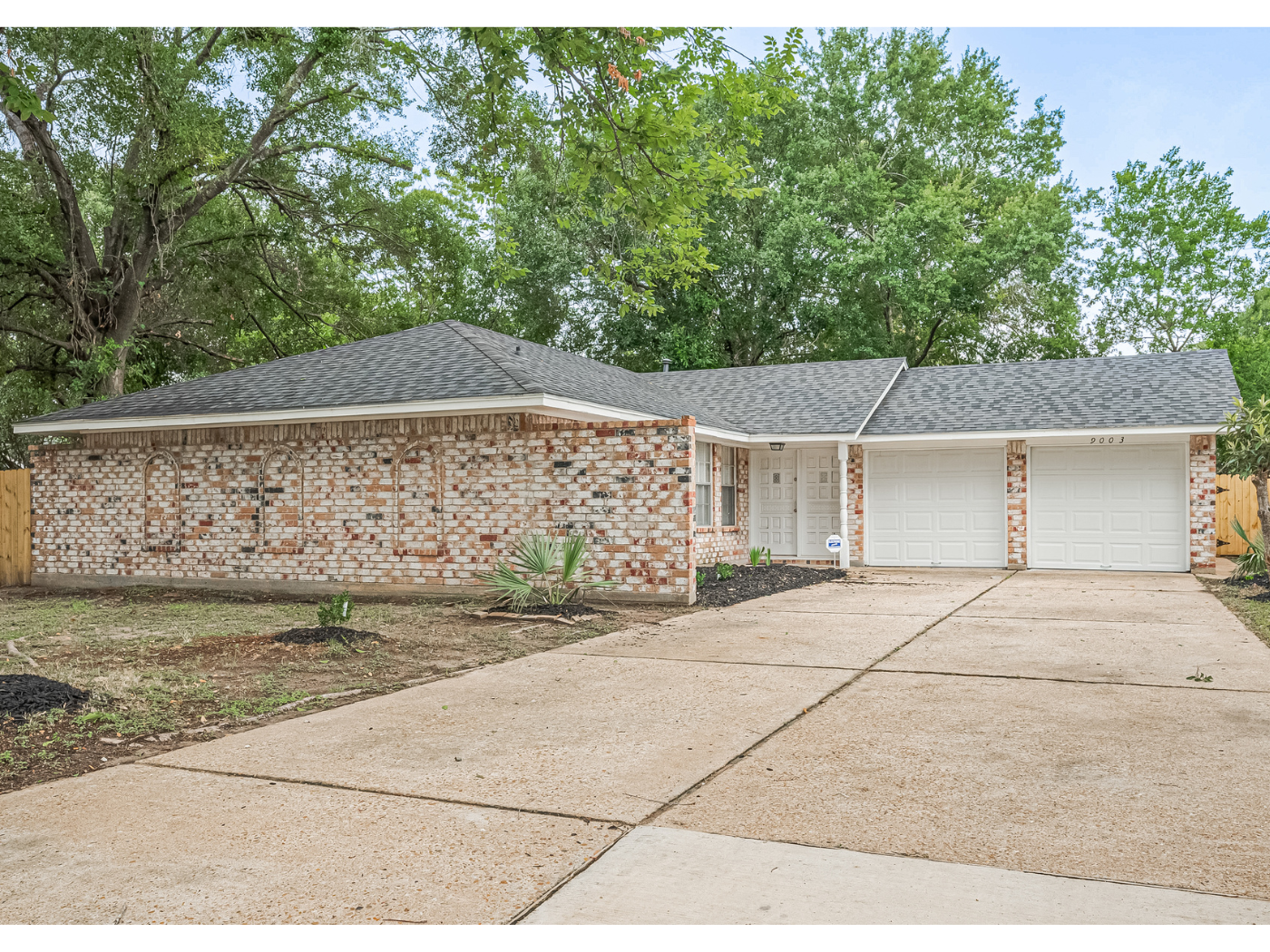 Featured image of house at Check out this newly renovated property in Houston. The job and industry diversification we’ve seen in Houston largely stems from consistent population growth. The facts are clear: people want to live and work in here!
Schedule a call to learn more about this property today.