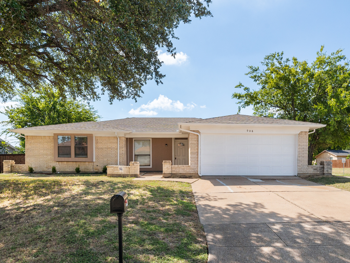 Featured image of house at Check out this newly renovated property in Dallas. Dallas is one of the most vibrant and significant markets not only in the country but in the world. As a massive hub for global trade, energy, technology, and countless other valuable industries contributing to a strong local economy, Dallas has the economic tenacity buy-and-hold investors need.

Schedule a call to learn more about this property today.